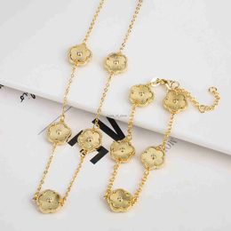 Chain 2PC Plant Plum Blossom Zircon Five Leaf Petal Flower Necklace Bracelet Jewelry Set Luxury Beimu Womens Temperament Gift H240529