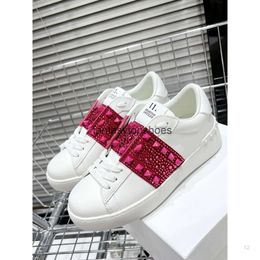 Valentine Valentines V-buckle VT Womens Fashions High Winter Designer Quality Sneakers Quality Womens Designer Shoes Sneakers