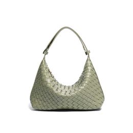 2024 trendy and versatile handmade woven bag fashionable and minimalist lunch box handbag high-end and niche single shoulder underarm bag