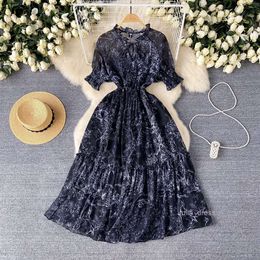 Light luxury and high-end socialite style floral dress for women in summer with waistband and bubble sleeves design a sense of niche temperament long skirt
