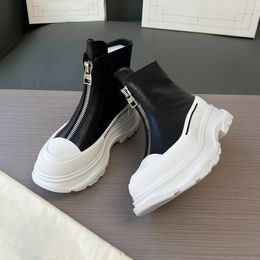 Battistrada da donna slick slick cuned maschi designer piattaforma scarpe piattaforma nera corta caviglia in pelle di alta qualità boy martin sandalo svuoto di pioggia casual outdoors viaggia scarpa di lusso di lusso