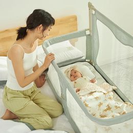 Letto per bambini comodo semplice e semplice e leggero letto per bambini nella protezione della sicurezza Facile da installare Crib al letto 240528