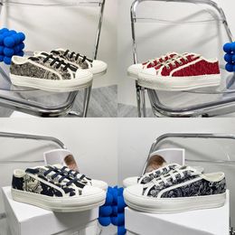 Designer Vintage Sneakers Women Men Casual Shoes Lattice Calfskin Embossed Leather Low Top Canvas Shoe Tennis Trainers Patched Nylon Running Platform Flats 2024