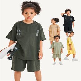 designer Ess T-shirt shorts kids boys girls baby essential Clothing Sets clothes Summer Sports Set youth Fashion tee Short sleeved suit