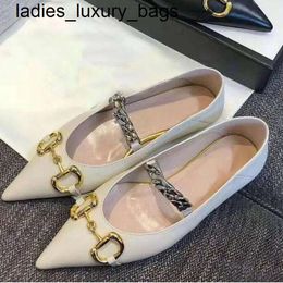 New women Flat designer Pointed Dress shoes 100% Authentic cowhide Metal chain Lady leather letter casual shoe Mules Princetown Trample Lazy Loafers