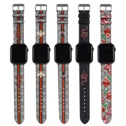 Apple Watch Band Iwatch Moda için Lüks Saat Kayışı 38 40 41 42 44 45 49mm Moda Deri Renkli Çiçek Bee Yılan Baskı Saat Bandı