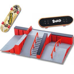 Finger Toys Mini Finger Skating Board Venue Combination Toys Practise Deck Skateboard Ramp Track Educational Toy For Boy Gift d240529