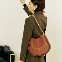 Genuine Leather One-Shoulder Bags Women Bags Trendy Large-Capacity Portable Female Fashion Totes Messenger Bag Large capacity handbag S 2230