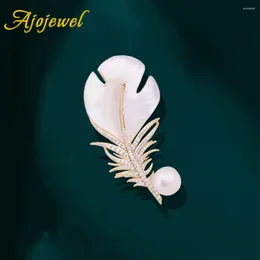 Brooches Ajojewel White Shell Feather Brooch Rhinestone & Pearl Pins For Suit Coat Corsage Trendy Gifts