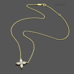 Designer -Gravel -Marken -Anhänger Halskette Hoch polierte Diamond Blume Liebe Choker 316L Edelstahl Gold Silber Rose gefüllt Mädchen Frauen 46 cm Länge R5qj