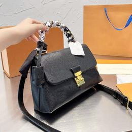 Madeleine shoudler Bag women crossbody designer handbag ladies purse wallet Embossed letters lock removable shoulder strap M45976 M4604 231f