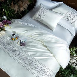 Bedding Sets White Silver Luxury Embroidery Set 4pcs AB Side Silky Smooth Include Duvet Cover Sheet 2 Pillowcase Home Textile