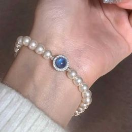 Charm Bracelets Pearl Bracelet Fashion Blue Gem Pearl Bracelet for Womens Light Luxury and Minority Retro Bracelet Birthday Gift