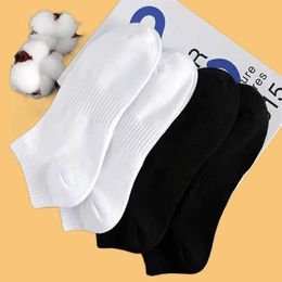 Men's Socks 10 Pairs 2024 New High Quality Men Fashion Cotton Socks Women Ankle Boat Socks Classic Black/White Business Breathable Men Socks Y240528