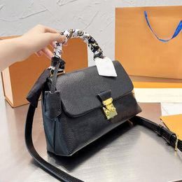 Madeleine shoudler Bag women crossbody designer handbag ladies purse wallet Embossed letters lock removable shoulder strap M45976 M4604 2934