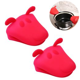 Lovely Animal Shape Silicone Gloves Heat Resistant Anti-Scald Anti-Skid Kitchen Use Oven Mitts (Red)