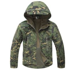 Mens Gear Skin Hooded Soft Shell Tactical Military Quality Jacket Men Waterproof Winter Fleece Coat Army Mountain Camouflage Jackets5673703