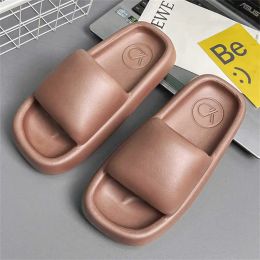 Plus Size Toilet Mens Slippers Luxury Rubber Sandals For Men Sports Shoes Boy Sneakers Sneakersy Trending Nice