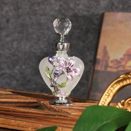 1pc 10ml Empty Perfume Bottle Vintage Pink Purple Glass arved Flower Diamond Decor Crystal Cap Essential Oil Jar Beauty Tool