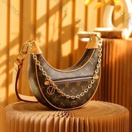 Borsa di design a loop M81098 sacchetti di croissant a catena in metallo borse da design a croce body spalla borsetta per borsetta a assi