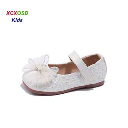 Flat shoes XCXOSD Kids 2024 Girls Shoes Spring Autumn New Princess PU Leather Fashion Soft Sole Shining Crystal Footwear Dance Flats WX5.28