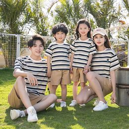 Family Clothes Set Daddy Mommy Me Matching Outfits Dad Mom Daughter Son Summer T Shirts and Shorts Two Piece Sets Bear 2023