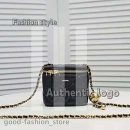 Designer Channelbags Fashion Fashion Bags Style Gold Ball Box Bag 2024 Small Gold Ball Chain Bag Cross Body Small Square Bag Mini Mouth Red Bag Change Cosmetic Bag 005
