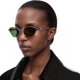 Woman Classic Brand Retro Sunglasses Luxury Eye wear Metal Frame Designer Sun Glasses Polarising lens Designer