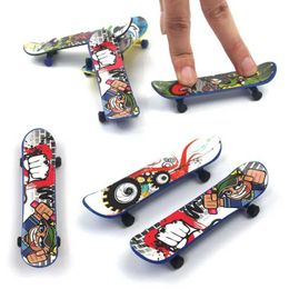 Finger Toys Plastic Mini Skate Finger Skateboarding Fingerboard Novelty Gag Toys For Boys Children Skateboard Finger Board Gifts d240529