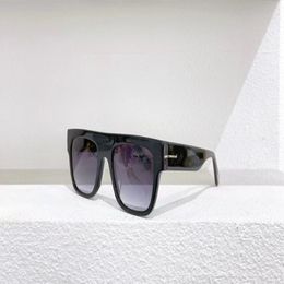 0847 Óculos de sol Squared Renee para homens lentes de gradiente cinza preto Gafa de Sol Fashion Sun Glasses Shades UV400 Protection Eyewear 1267 Wit 223Z