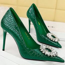 Women 10cm High Heels Sexy Rhinestone Buckle Green Pointed Toe Party Pumps Lady Patent Leather Elegant Wedding Evening Shoes 240529