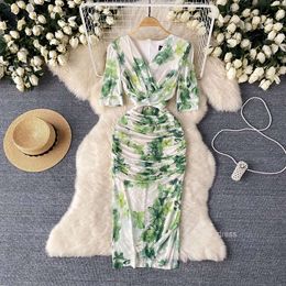 High end Royal Sister Fashion Printed Mesh Dress Womens Light Mature Style Small Crowd Fantasy Pleated Slim Fit Style Long Dress