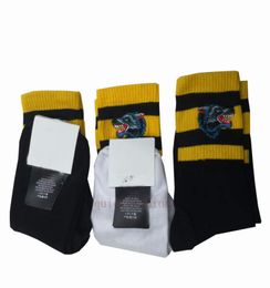 1Pair2pcs Long Sport Socks Men Women Winter Spring Socks Street Style Wolf Black White Grey Man Socks Christmas Gift 1pair2 pcs4551109