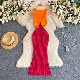 Womens high-end Colour contrast deep V-neck sexy tight fitting buttocks wrapped mid length knitted dress for womens summer
