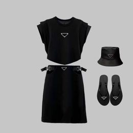 Designer ladies suit fashion luxury girls dress set 2 pieces chest geometric logo sleeveless vest and solid Colour skirt a variety of products asian sizeL-3XL