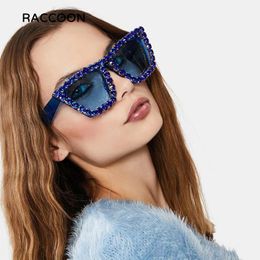 Occhiali da sole Rhinestones Gat Eye glitter Donne Cateye Vintage Spliziamento Diamond Diamond Sole Modello Bling Eyewear 2471