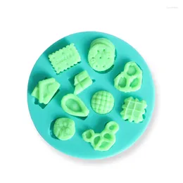Baking Moulds 1pc Cartoon Cookie Silicone Cake Mould Fondant Decorating Tools Creative Mini Soap Christmas Cakes