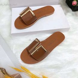 2024 New Slippers Hardware Buckle Spring Summer Designer Casual Flat Shoes Sandals Popular Womens Slides 7 Colors 943