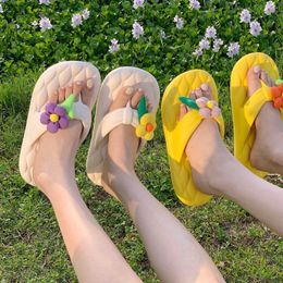 Slippers Female Summer Outside Wear INS Wind Sweet Girl Heart Flower Flip-Flops Korean Fashion EVA Thick Bottom Clip Foot Beach