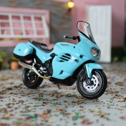 Diecast Model Cars Welly 1 18 Triumph 2002 Trophy Alloy Motorcycle Model Simulation Diecast Metal Street Motorcycle Model Collection Childrens Gift Y240530HRBK