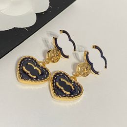 Luxury 18k Gold-plated Earrings Brand Designer Fashionable Heart-shaped Pendant Design Earring Temperament Trendy Womens Boutique Gift Earring Box