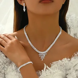 Hochzeitsschmuck Set für Frauen, Blumenkette Halskette Dangle Ohrringe Armband, Kubikzirkonia Eleganz Prom Party 4/3 Stück Set Set