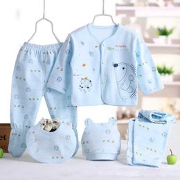 Pyjamas 5PCS Spring Baby Clothes Set Cotton Infant Clothing Sets Cartoon Long Sleeves Newborn Outfit Pants Hat Bibs Sleepwear for 0-3M Y240530