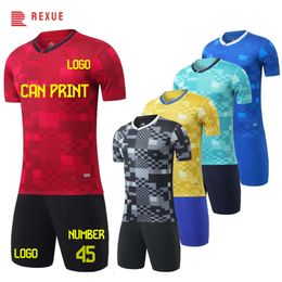 Running Sets 2024 Chequered Printed Football Jersey Set for Boys Red Black Blue Customised Football Uniform Breathable Thai High Quality Sportswear