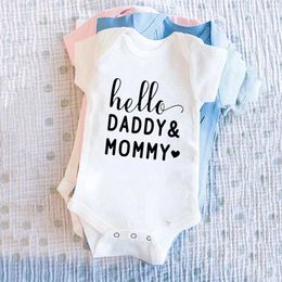 Rompers Hello Daddy mommy Baby Romper Summer Cotton Short Sleeve Baby Clothes for Newbron Infant and Toddler Outfits Y240530O8EV
