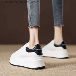 Casual Shoes Thick soled high rise board shoes for women in spring 2024 new genuine leather small white shoes sponge cake sports and leisure shoes Q240530