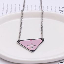 Necklaces Sier Triangle Pendants Necklace Female Stainless Steel Couple Gold Chain Pendant Jewelry on the Neck Gift for Girlfriend Accessori