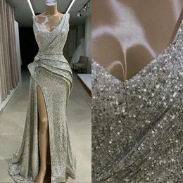 2024 Giltter Sier Sequins Prom Dresses V Neck Side High Split Ruffles Sweep Train Evening Party Gown Formal Ocn Wear 0530