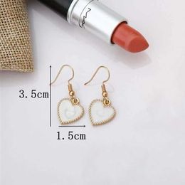 Dangle Chandelier Exquisite White Enamel Heart Drop Earrings for Women Boucle doreille Simple LOVE Heart Dangle Ear Jewellery Girl Gift Bijoux