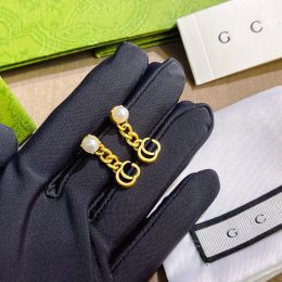 Stud Stud Vintage Design Pearl Charm Earrings 18K Gilded Letter Dangle Earring Box Packaging Luxury Jewellery New Women's Love Gifts Bout